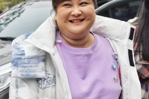 贾玲近况：从《热辣滚烫》到幕后制作与综艺舞台