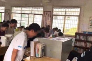 湖南教师让学生喊“总裁好”引争议，校方回应