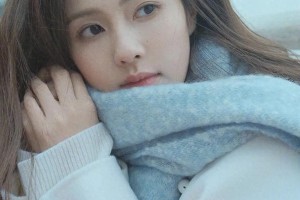 白鹿透视装与黑丝穿搭：时尚与性感的完美邂逅