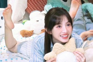 田曦薇小脚丫的秘密：甜美背后的努力与魅力